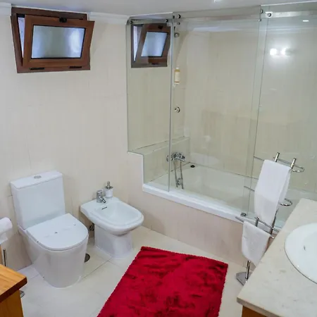 Casa Da Rua Historica, T3 * Кабесейраш-ди-Башту